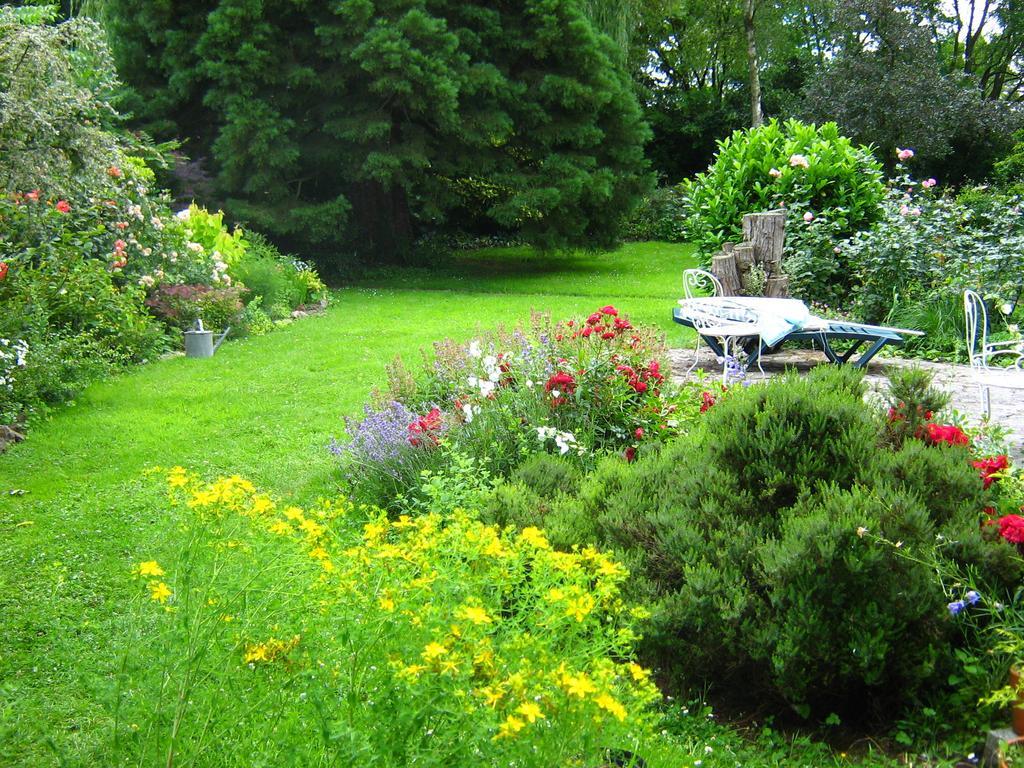 Le Moulin De Fillievres Bed & Breakfast Exterior photo