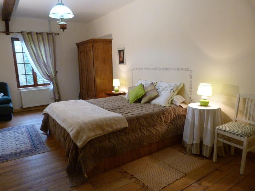 Le Moulin De Fillievres Bed & Breakfast Exterior photo